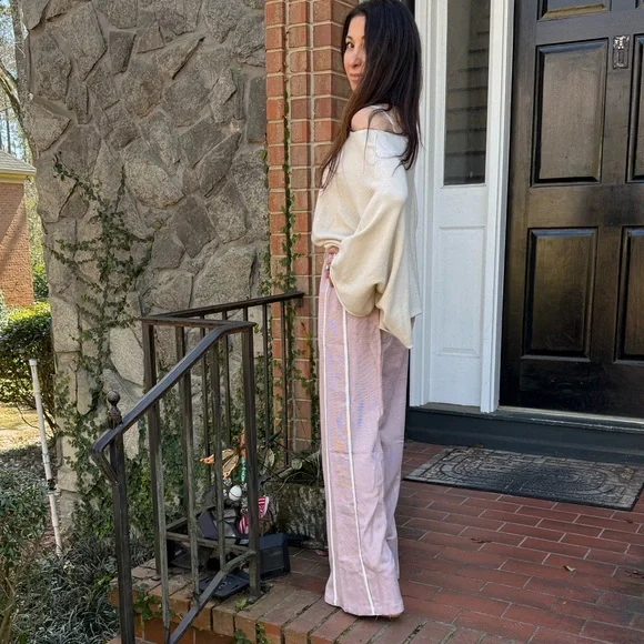 From Paris! Fabulous Wide leg Pants Side detailing wide leg parts side pockets
